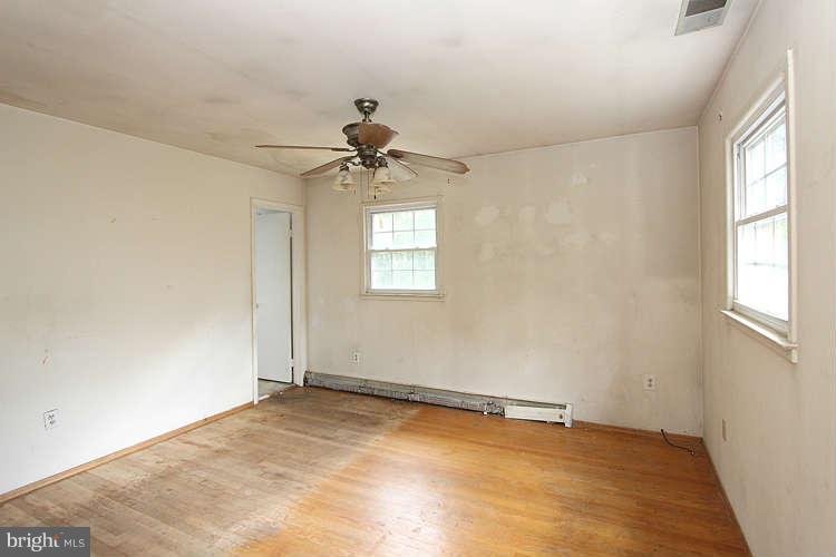13611 Kingsman Road Woodbridge, VA 22193 - Photo 17 of 24 Bedroom Master