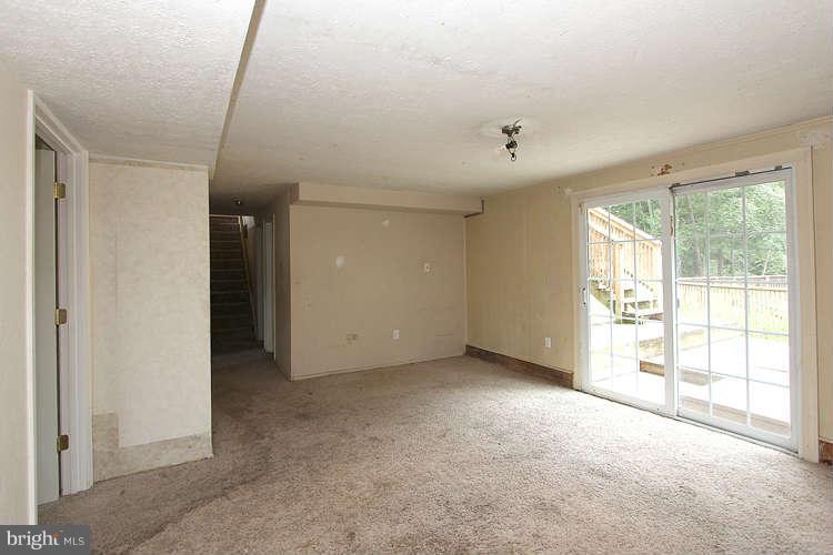 13611 Kingsman Road Woodbridge, VA 22193 - Photo 20 of 24 Family Room