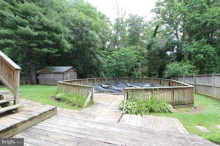 13611 Kingsman Road Woodbridge, VA 22193 - Photo 3 of 24 Exterior General