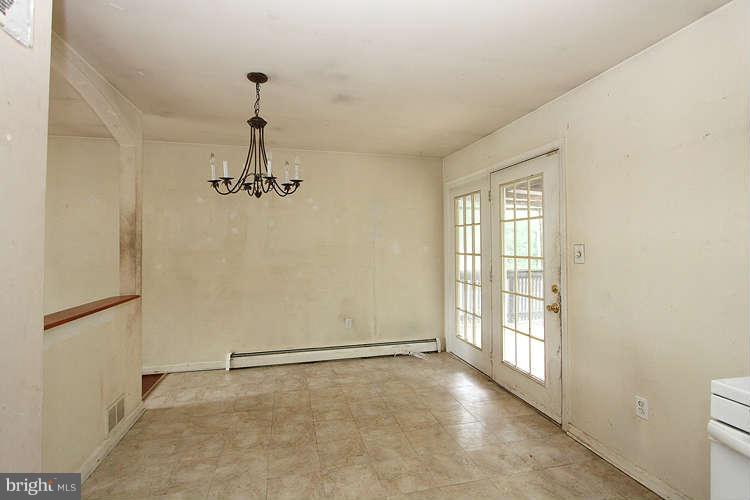 13611 Kingsman Road Woodbridge, VA 22193 - Photo 8 of 24 Dining Room