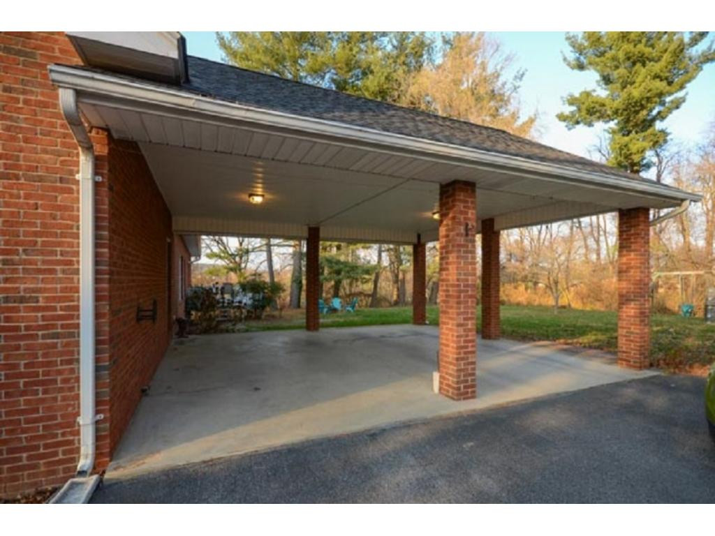 2128 Pendragon Road Kingsport, TN 37660 - Photo 33 of 36 Photo 33