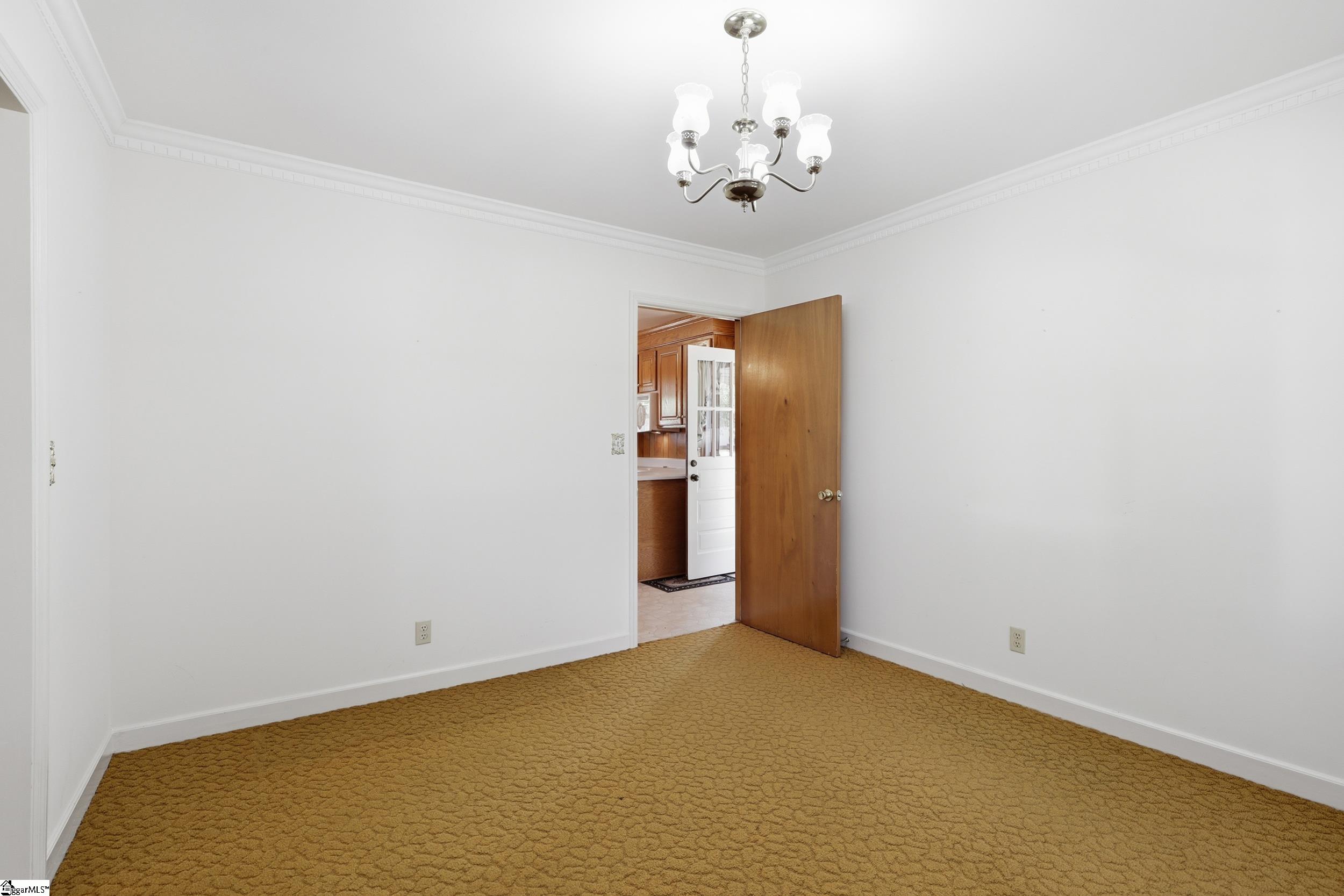 814 Mountain View Court Greer, SC 29651 - Photo 7 of 43