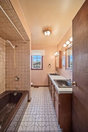 $235,000 | 208 West 28th Avenue, Coal Valley, IL 61240