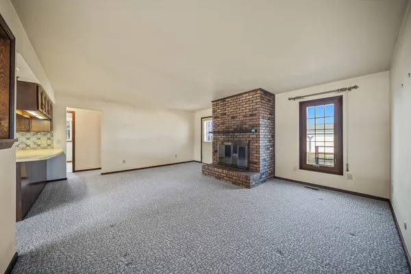 $235,000 | 208 West 28th Avenue, Coal Valley, IL 61240