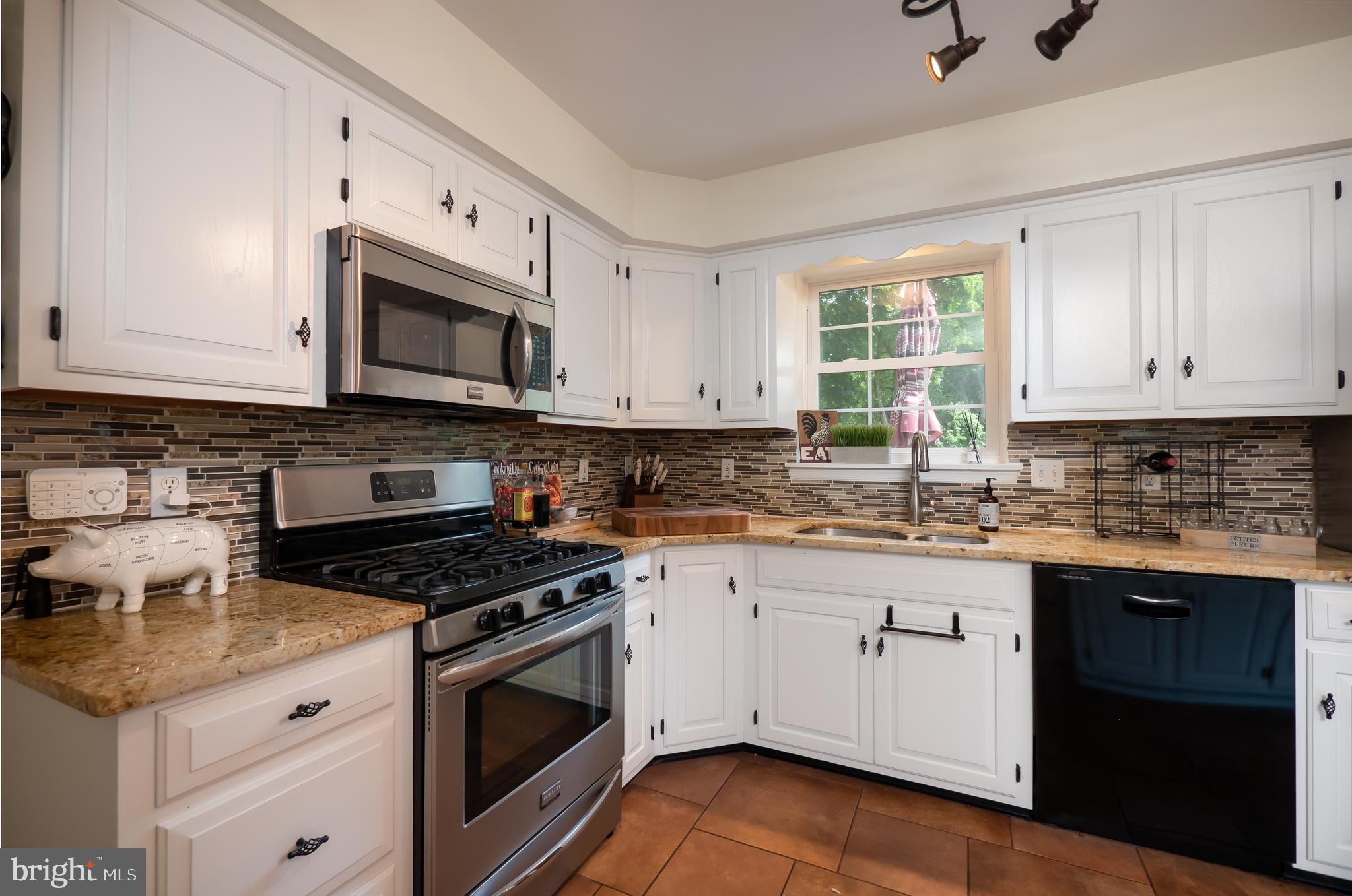 2625 Wassergass Road Hellertown, PA 18055 - Photo 6 of 38 Gallery Image 6
