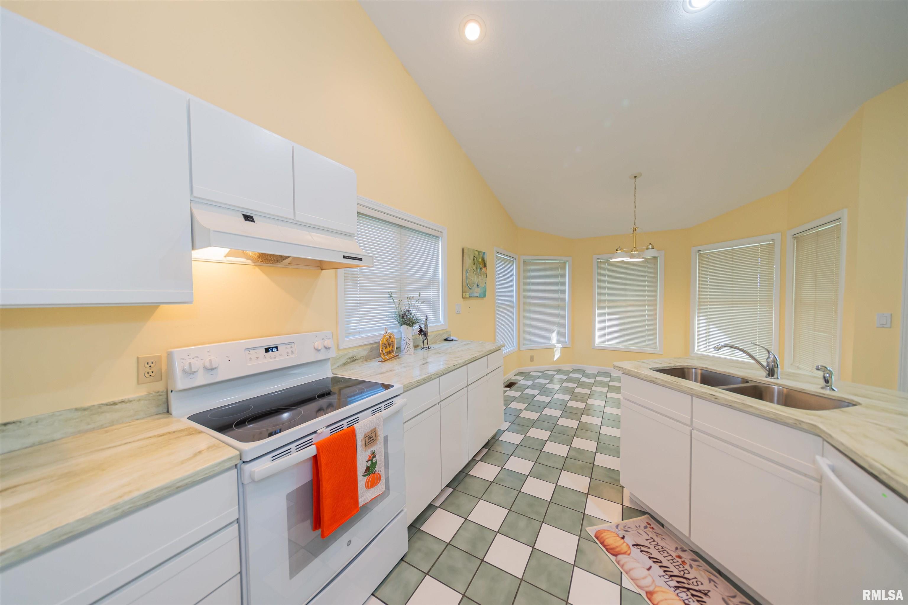 21 Country Club Road Mount Vernon, IL 62864 - Photo 11 of 30 Gallery Image 11