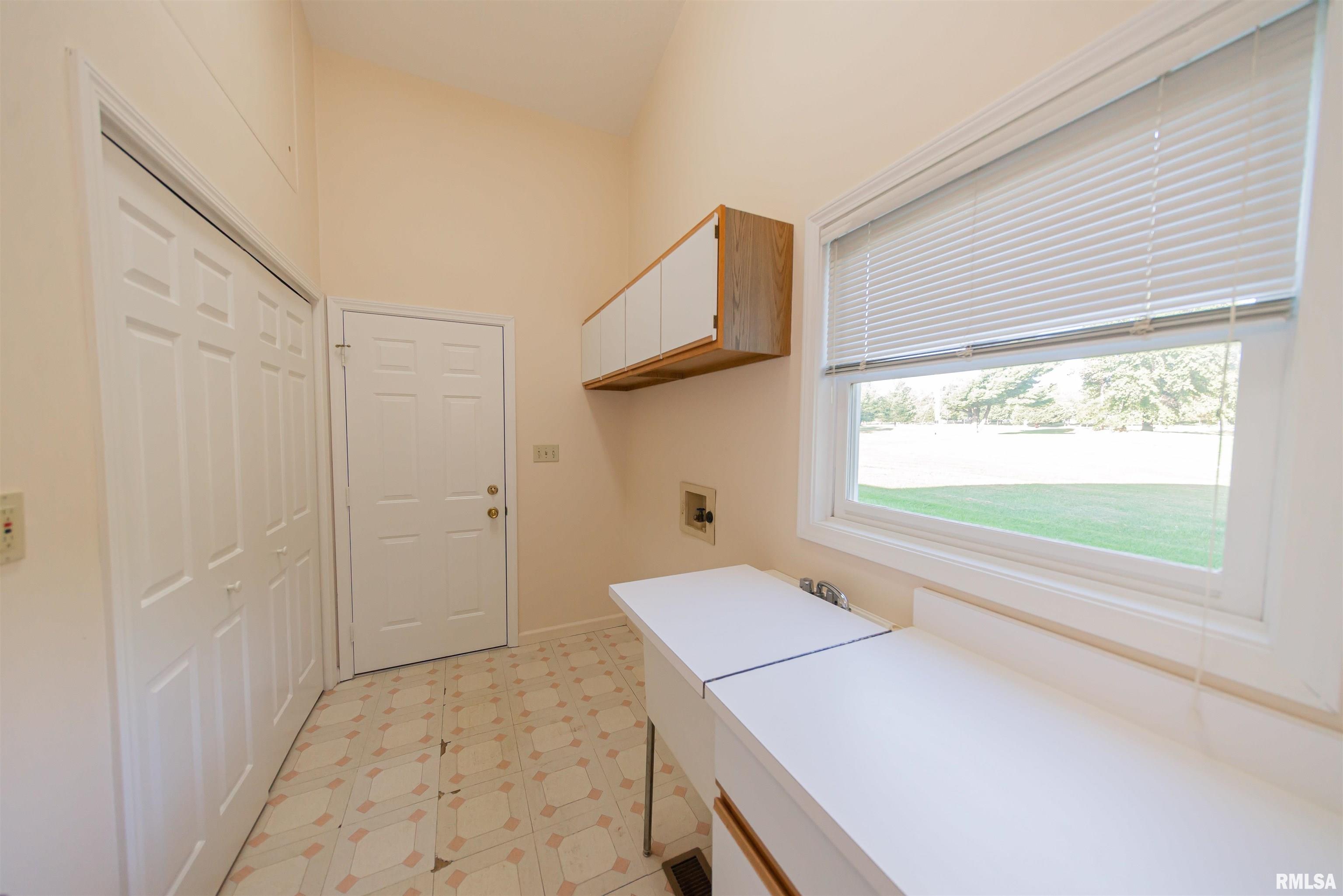 21 Country Club Road Mount Vernon, IL 62864 - Photo 23 of 30 Gallery Image 23