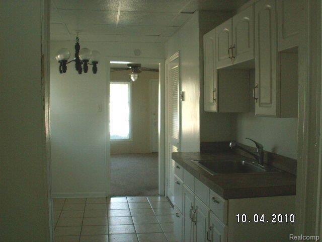 14506 Toepfer Road Warren, MI 48089 - Photo 3 of 8 KITCHEN