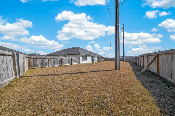 $2,400 | 1102 Rayburn Drive, Rosharon, TX 77583