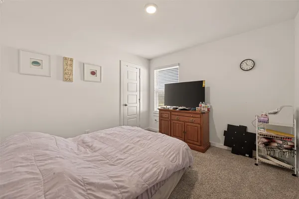 $2,400 | 1102 Rayburn Drive, Rosharon, TX 77583
