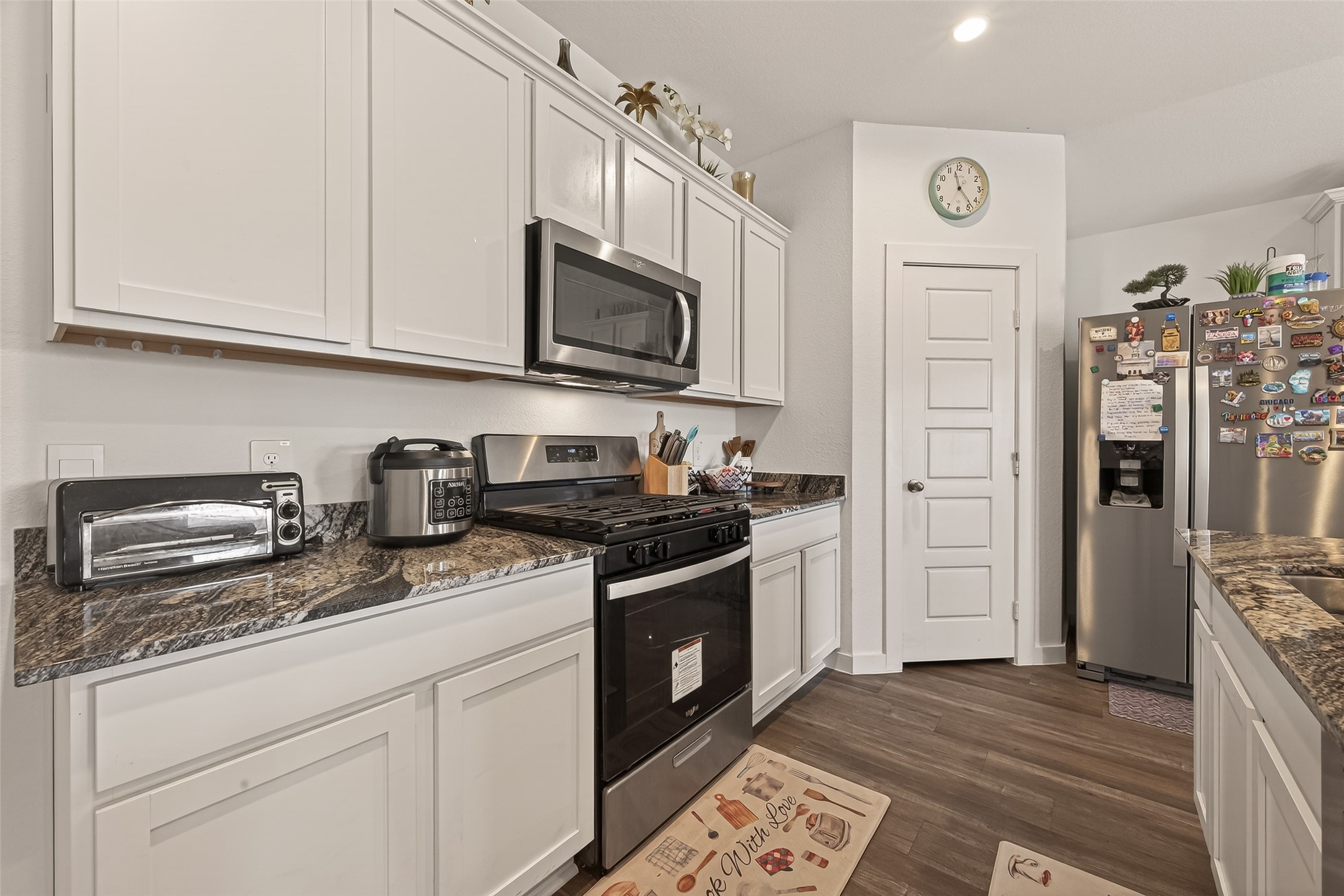 1102 Rayburn Drive Rosharon, TX 77583 - Photo 7 of 25