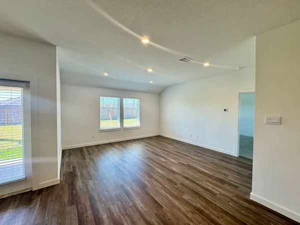 $2,400 | 1102 Rayburn Drive, Rosharon, TX 77583