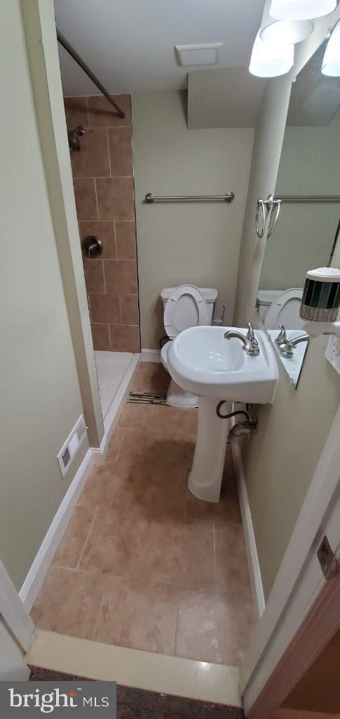 4007 Cedardale Road Baltimore, MD 21215 - Photo 4 of 16 Bathroom Lower Level