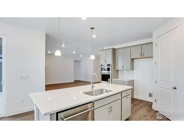 a black and white photo of a room