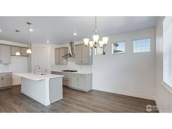 a black and white photo of a room