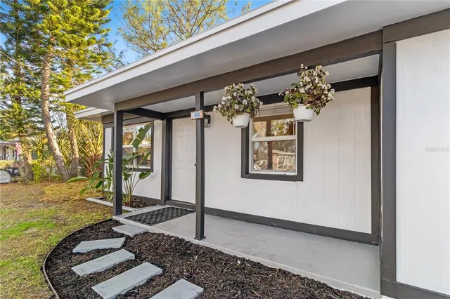 $359,900 | 6903 Travis Boulevard, Tampa, FL 33610