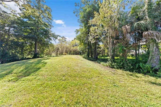 $1,900,000 | 5234 Cherry Wood Drive, Naples, FL 34119