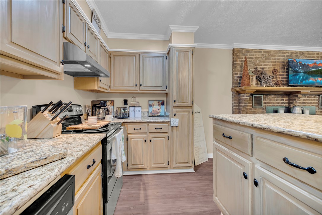 3030 Smith McGee Road Iva, SC 29655 - Photo 21 of 46 Culinary creations come alive with ample counter space and well-appointed cabinetry.