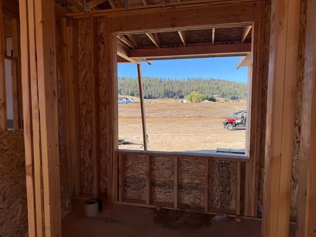 $1,275,000 | 8818 East Little Deep Creek Road, Colbert, WA 99005