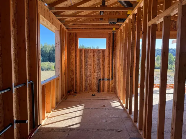 $1,275,000 | 8818 East Little Deep Creek Road, Colbert, WA 99005