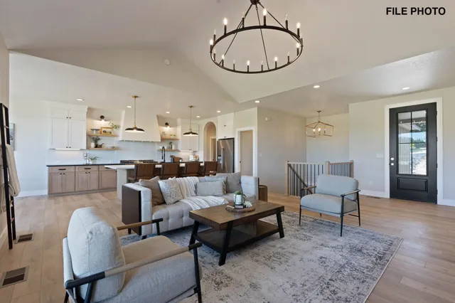 $1,275,000 | 8818 East Little Deep Creek Road, Colbert, WA 99005