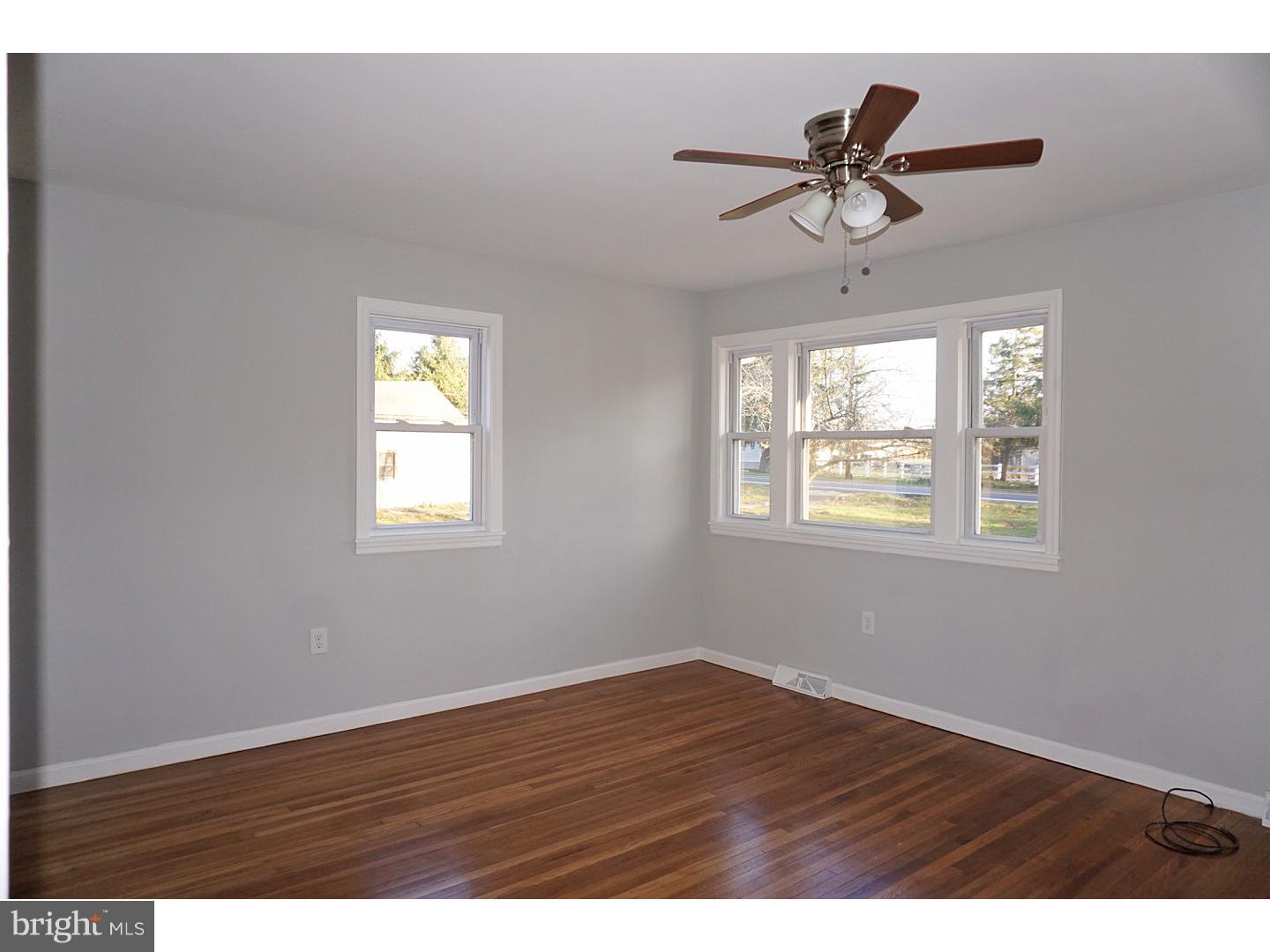126 Breakneck Road Sewell, NJ 08080 - Photo 5 of 24 Gallery Image 5