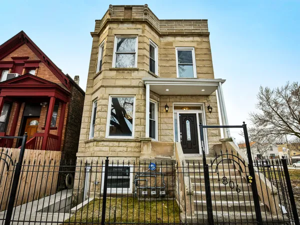 $1,950 | 1806 South Trumbull Avenue, Unit 3, Chicago, IL 60623