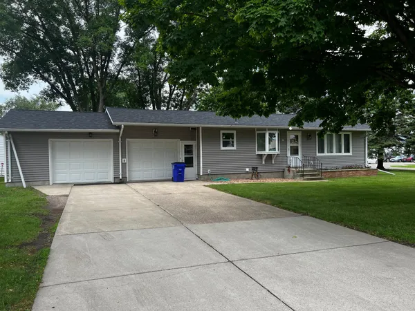 $159,900 | 618 Memorial Place, Dawson, MN 56232