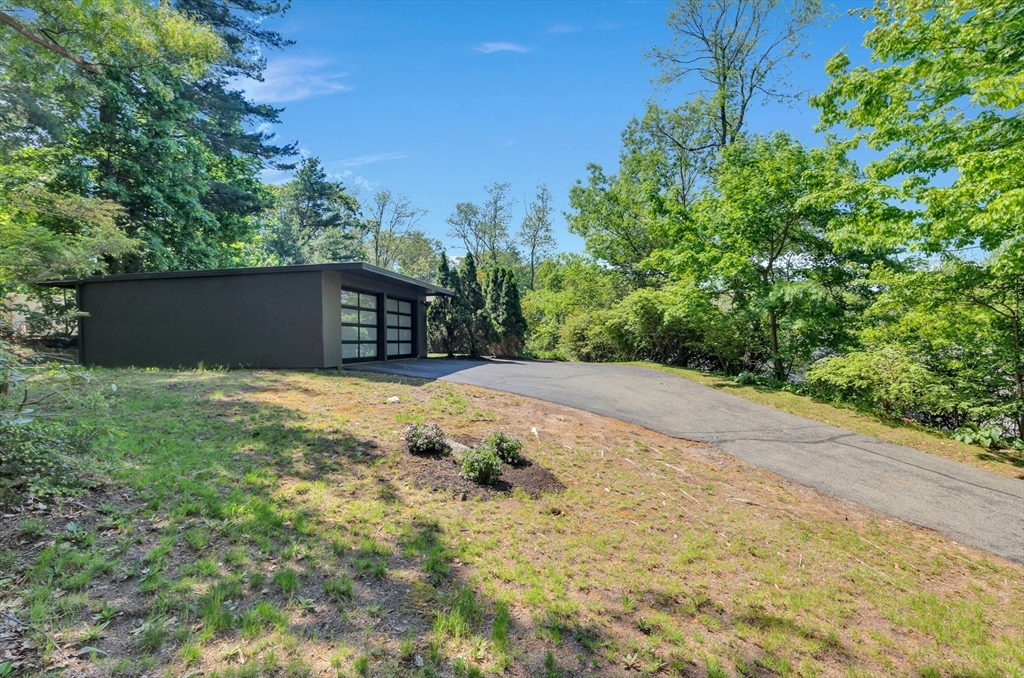 552 Concord Avenue Lexington, MA 02421 - Photo 27 of 31