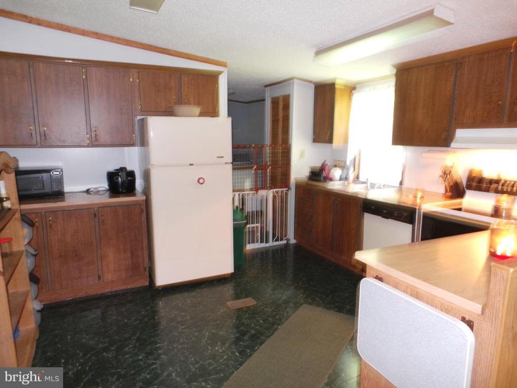 2048 Tabor Road Berkeley Springs, WV 25411 - Photo 5 of 30 Kitchen