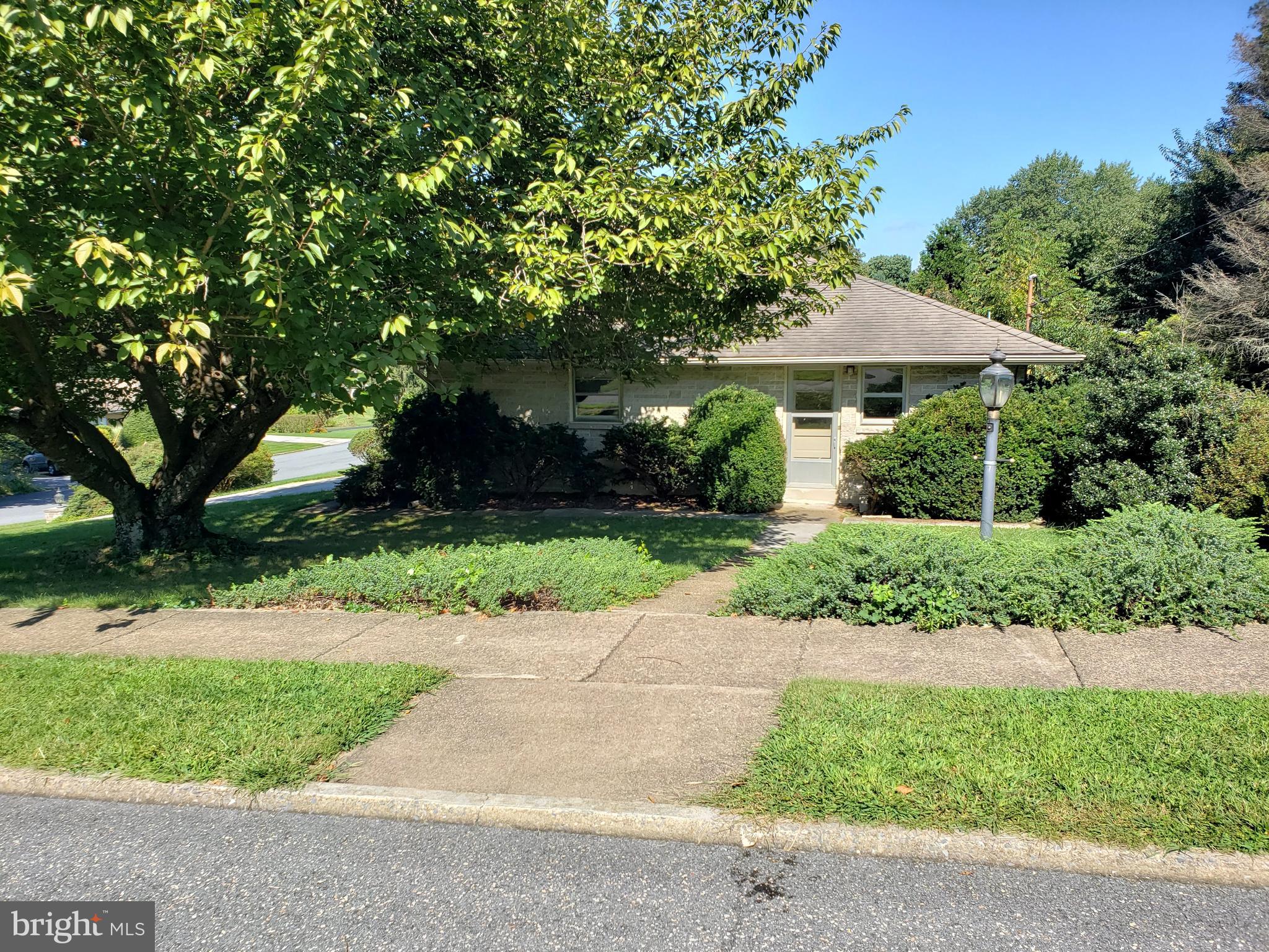 9 Shady Road Camp Hill, PA 17011 - Photo 3 of 28 Gallery Image 3