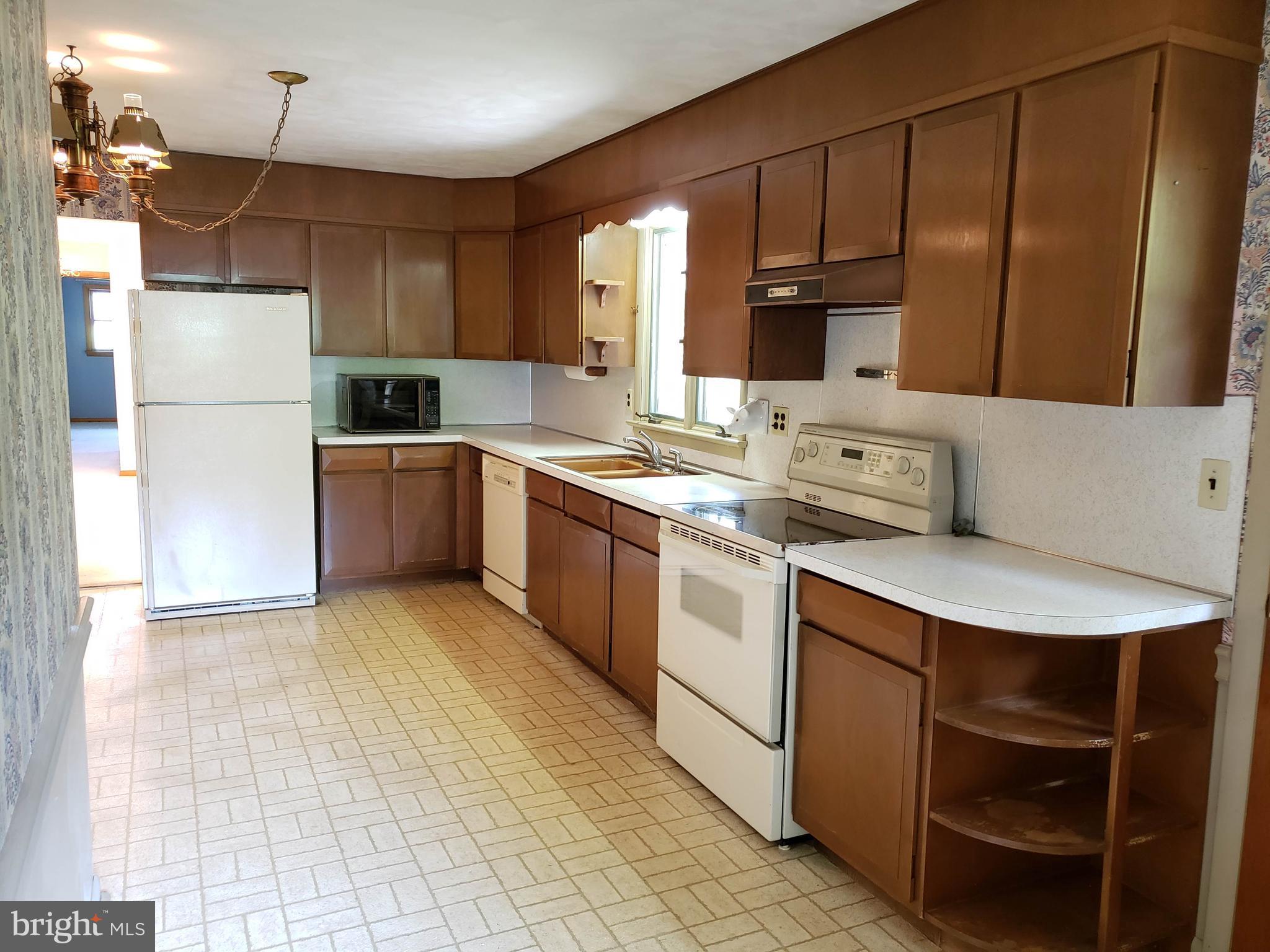 9 Shady Road Camp Hill, PA 17011 - Photo 4 of 28 Gallery Image 4