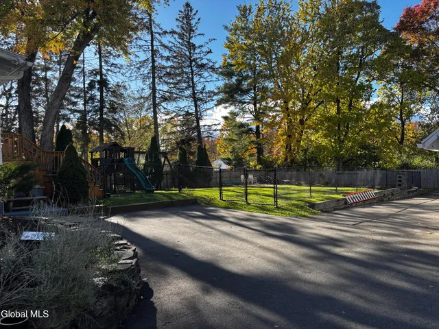 $550,000 | 226 North Greenbush Road, North Greenbush, NY 12180