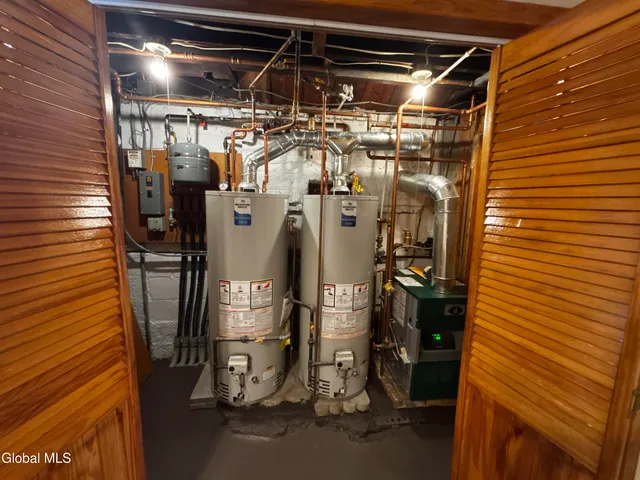 $550,000 | 226 North Greenbush Road, North Greenbush, NY 12180