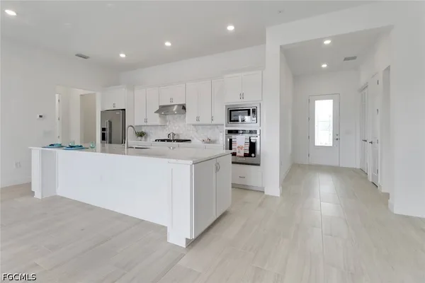 $4,300 | 1856 Terreno Boulevard, Naples, FL 34120