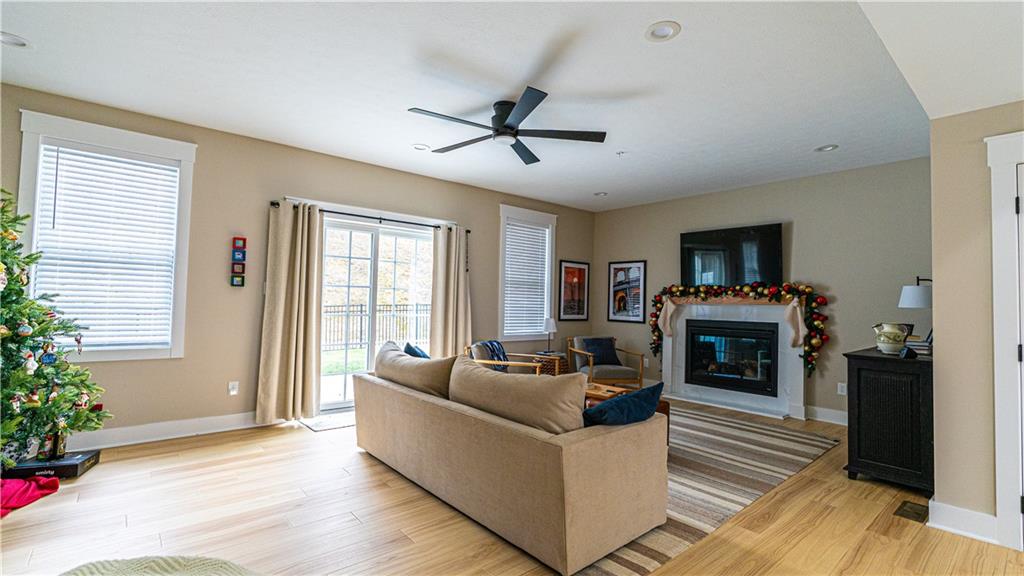 2337 Old Greentree Road Carnegie, PA 15106 - Photo 6 of 29 Gallery Image 6