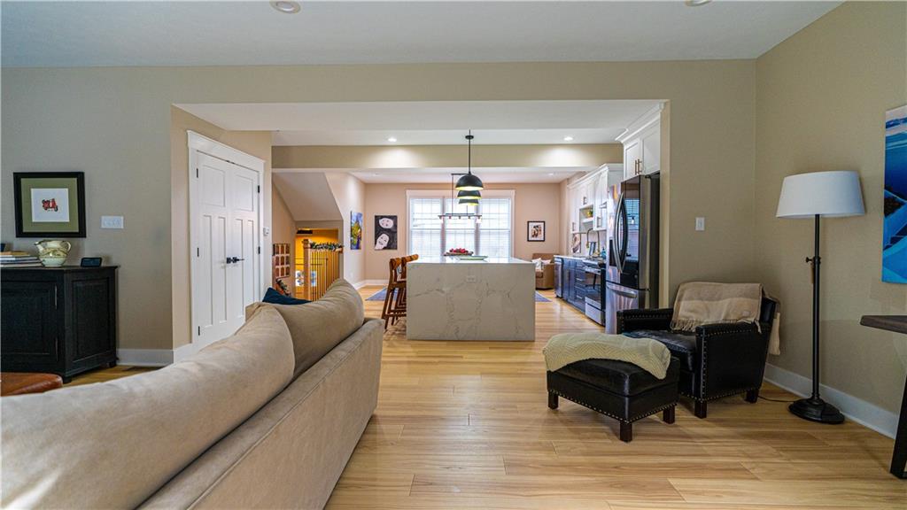 2337 Old Greentree Road Carnegie, PA 15106 - Photo 8 of 29 Gallery Image 8
