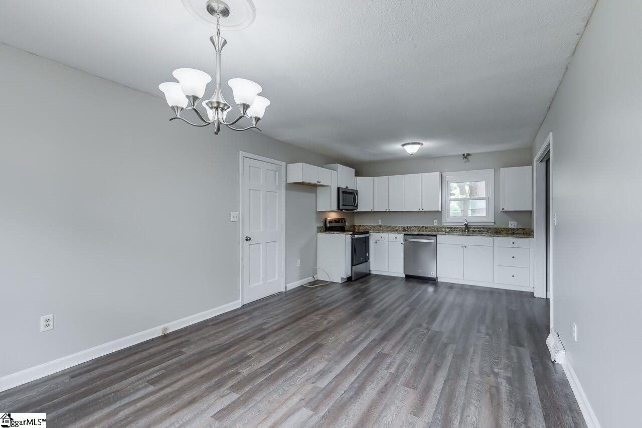402 Capewood Road Simpsonville, SC 29680 - Photo 2 of 32 Gallery Image 2