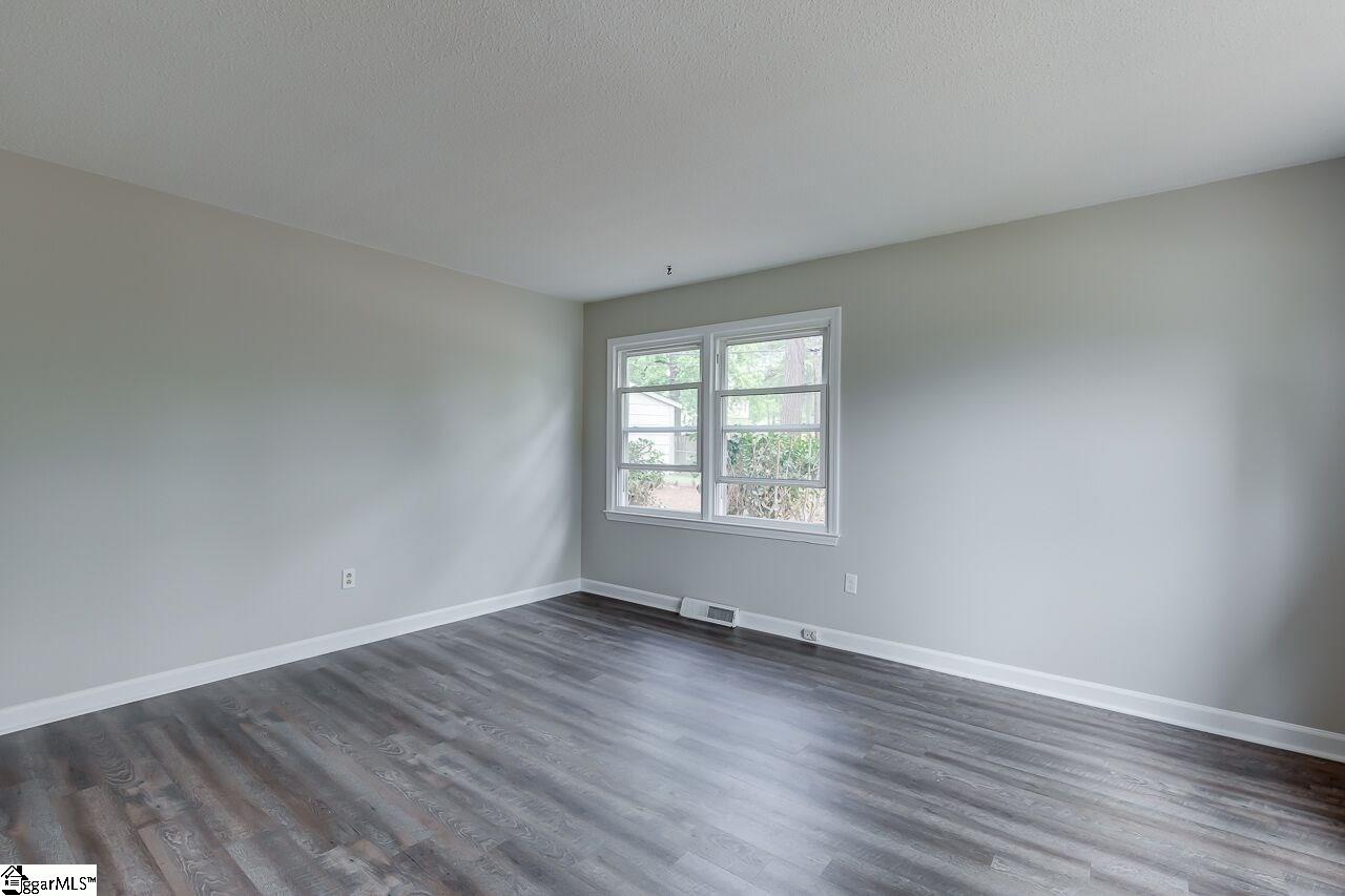 402 Capewood Road Simpsonville, SC 29680 - Photo 7 of 32 Gallery Image 7