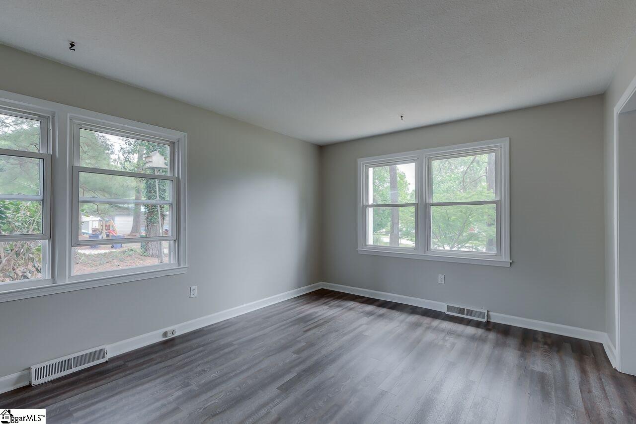 402 Capewood Road Simpsonville, SC 29680 - Photo 8 of 32 Gallery Image 8