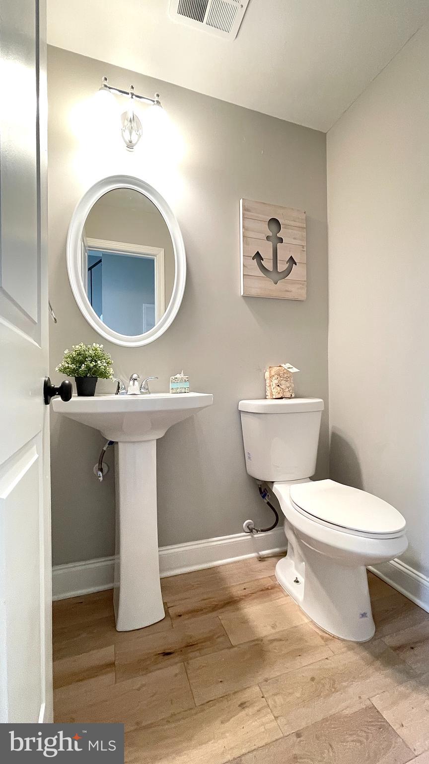 9207 Antelope Place Springfield, VA 22153 - Photo 24 of 45 Powder Room