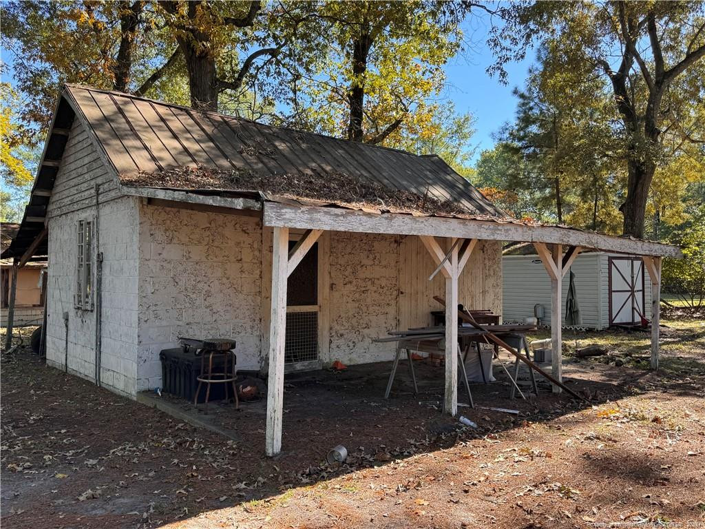 1108 North Fulton Street Raeford, NC 28376 - Photo 10 of 13 Wired workshop