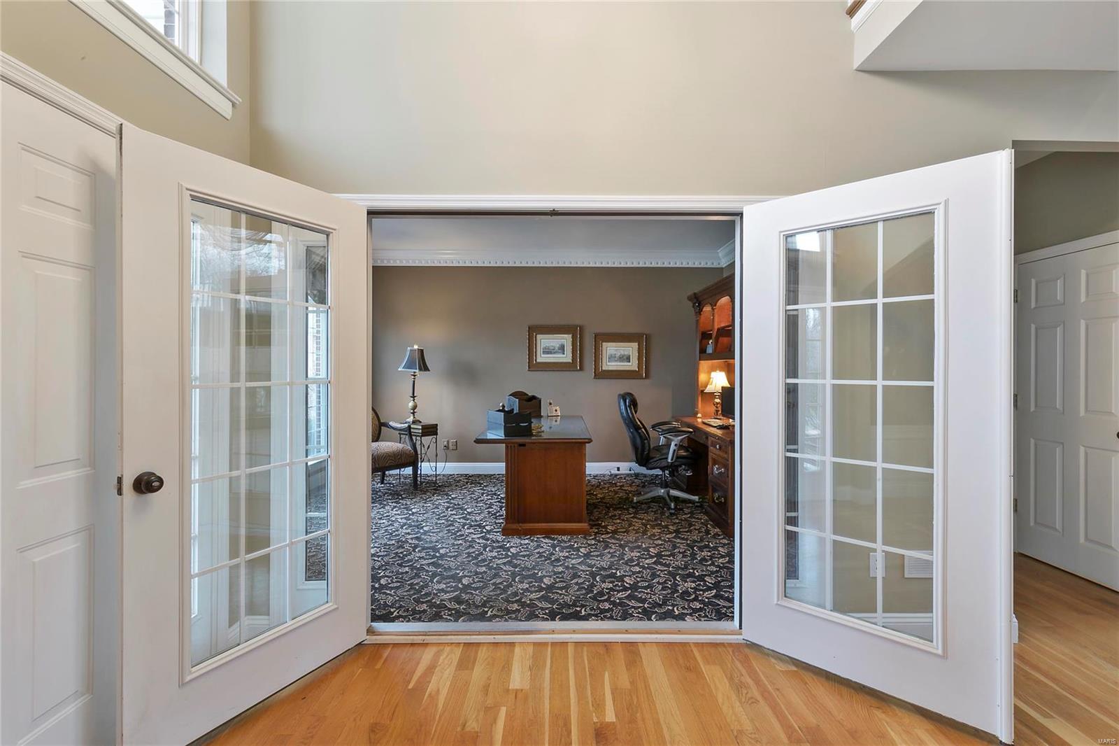 1124 Kiefer Ridge Court Ballwin, MO 63021 - Photo 2 of 45 Gallery Image 2