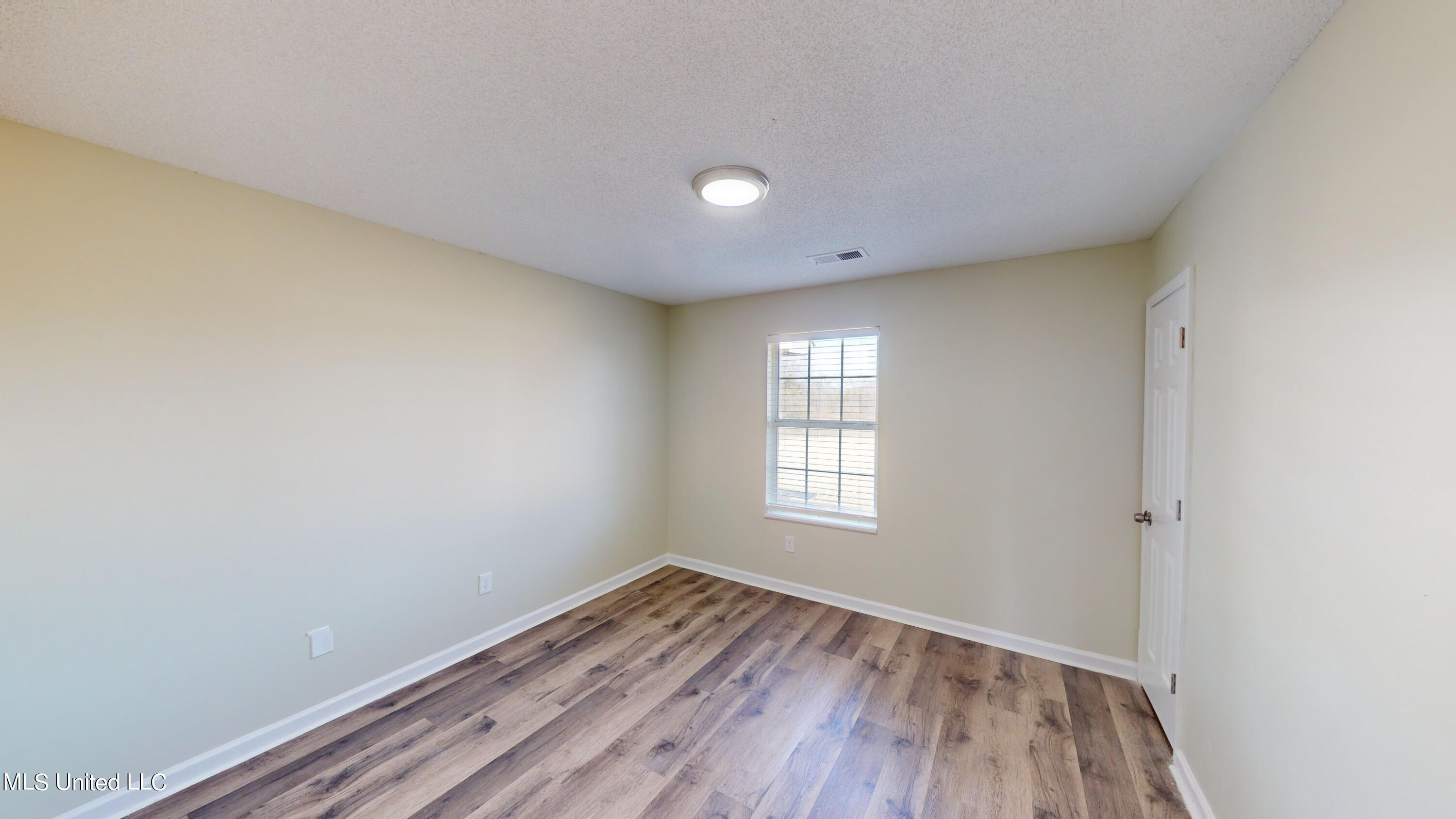 256 Garfield Road Byhalia, MS 38611 - Photo 12 of 33 256-Garfield-Rd-01122024_134959