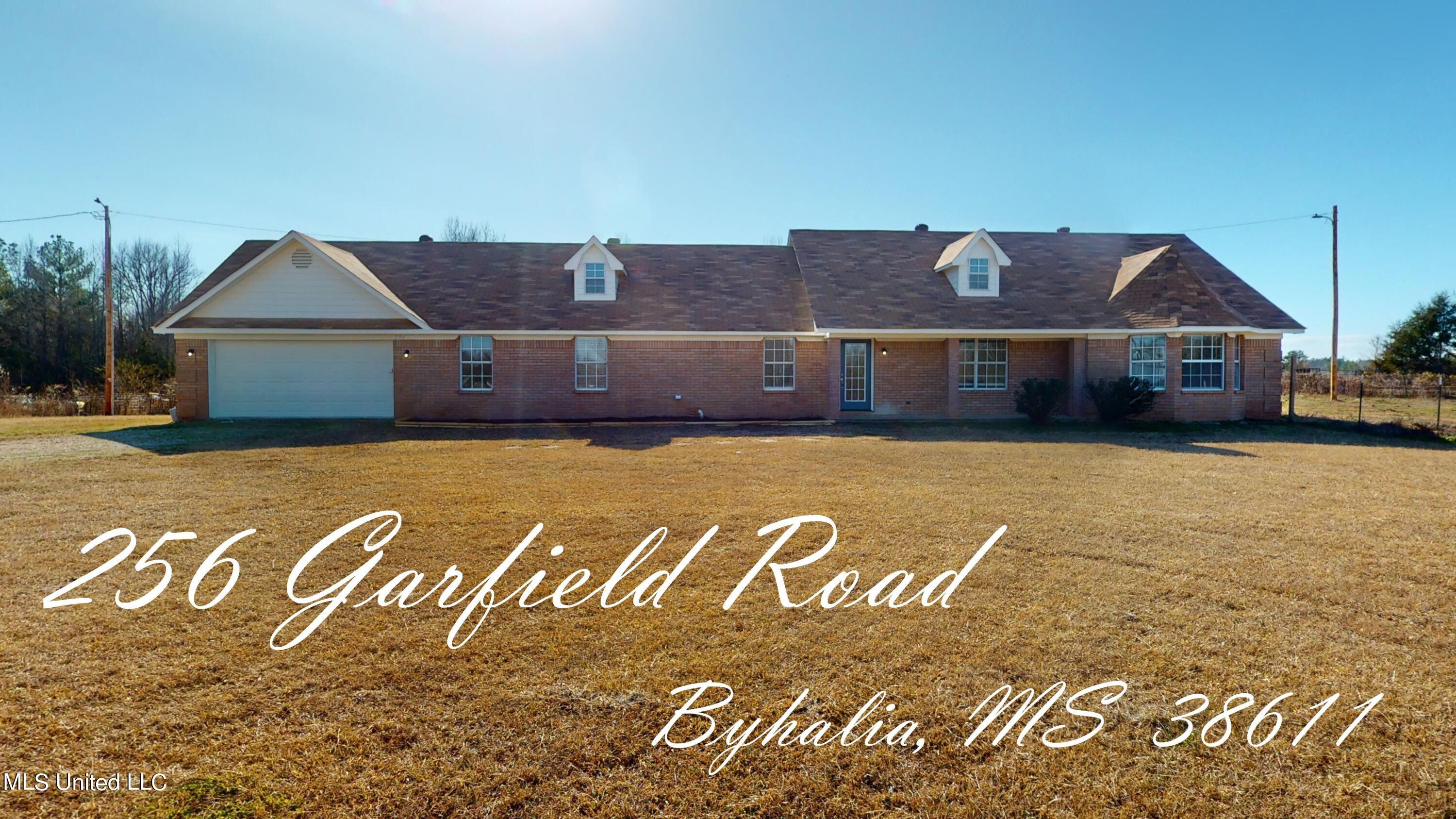 256 Garfield Road Byhalia, MS 38611 - Photo 2 of 33 256-Garfield-Rd-01132024_085310