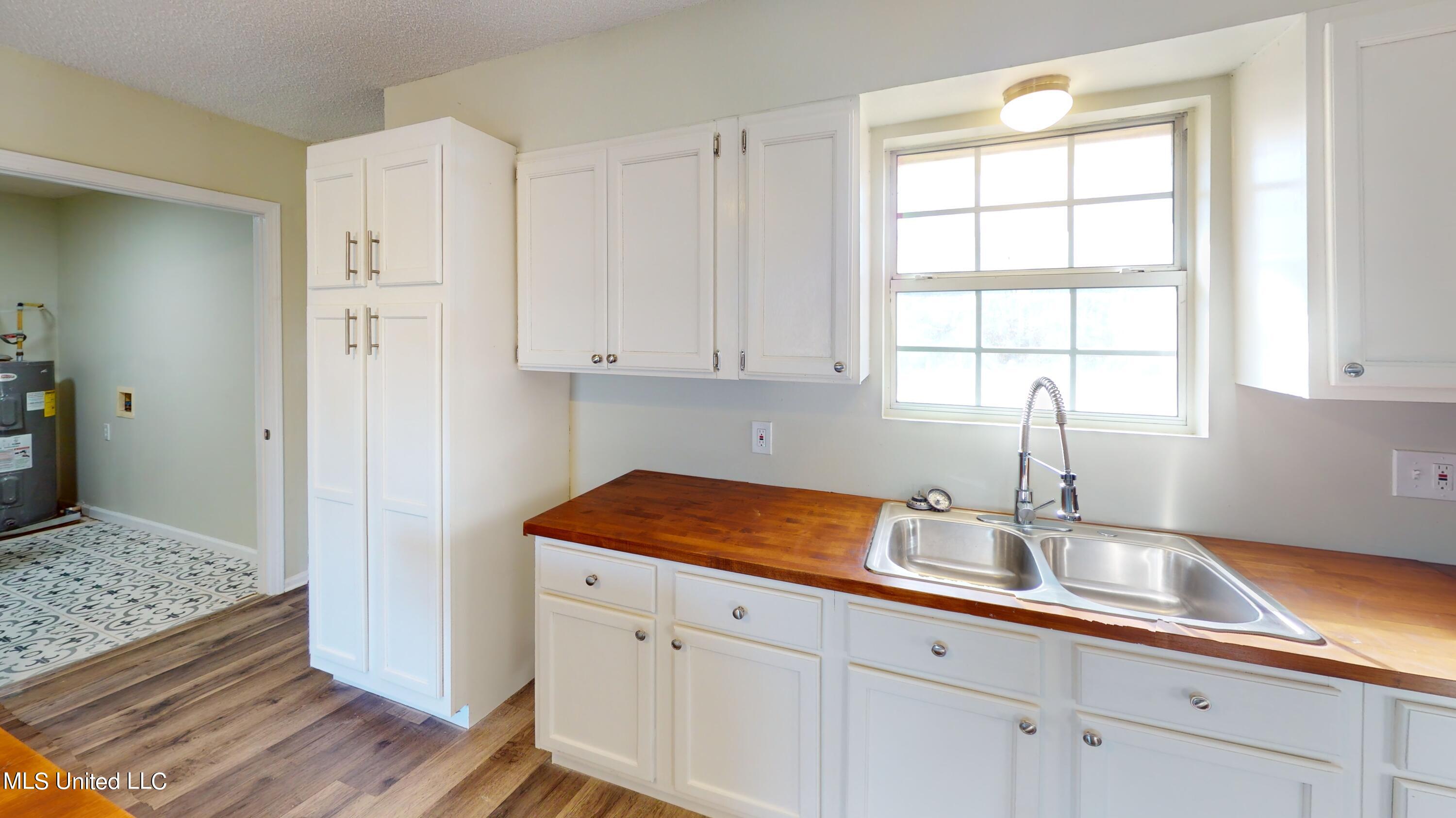 256 Garfield Road Byhalia, MS 38611 - Photo 28 of 33 256-Garfield-Rd-Kitchen(1)