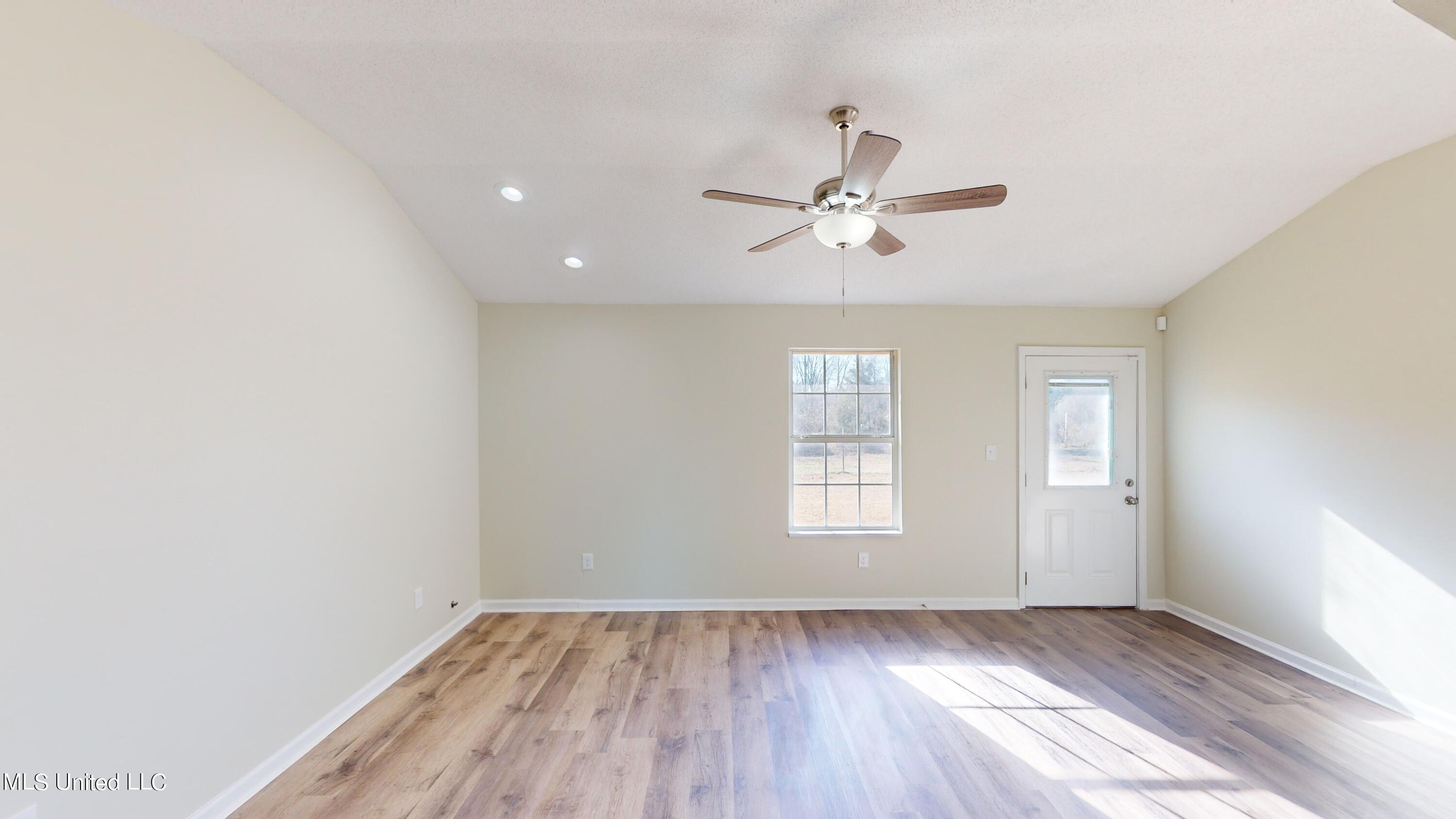 256 Garfield Road Byhalia, MS 38611 - Photo 8 of 33 256-Garfield-Rd-01122024_133442
