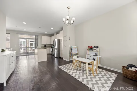 $500,000 | 840 Center Street, Des Plaines, IL 60016