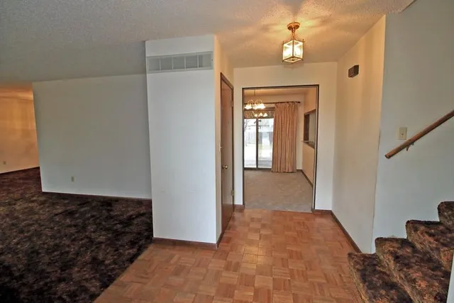 $190,000 | 635 Quail Drive, Newton, KS 67114