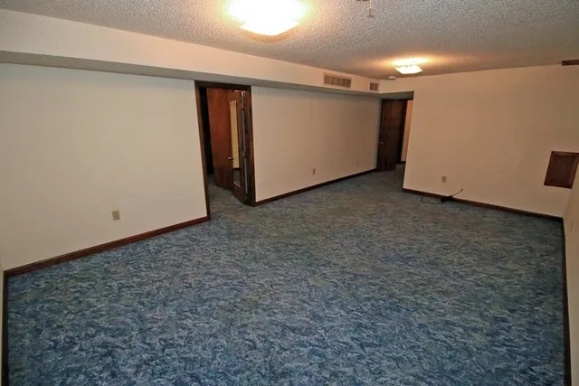 $190,000 | 635 Quail Drive, Newton, KS 67114